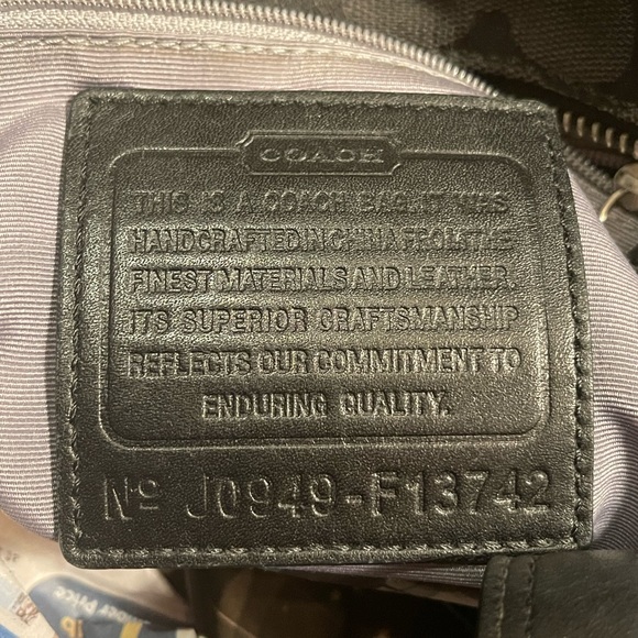 Black on Black Retro Coach Shoulder Bag - Picture 3 of 4